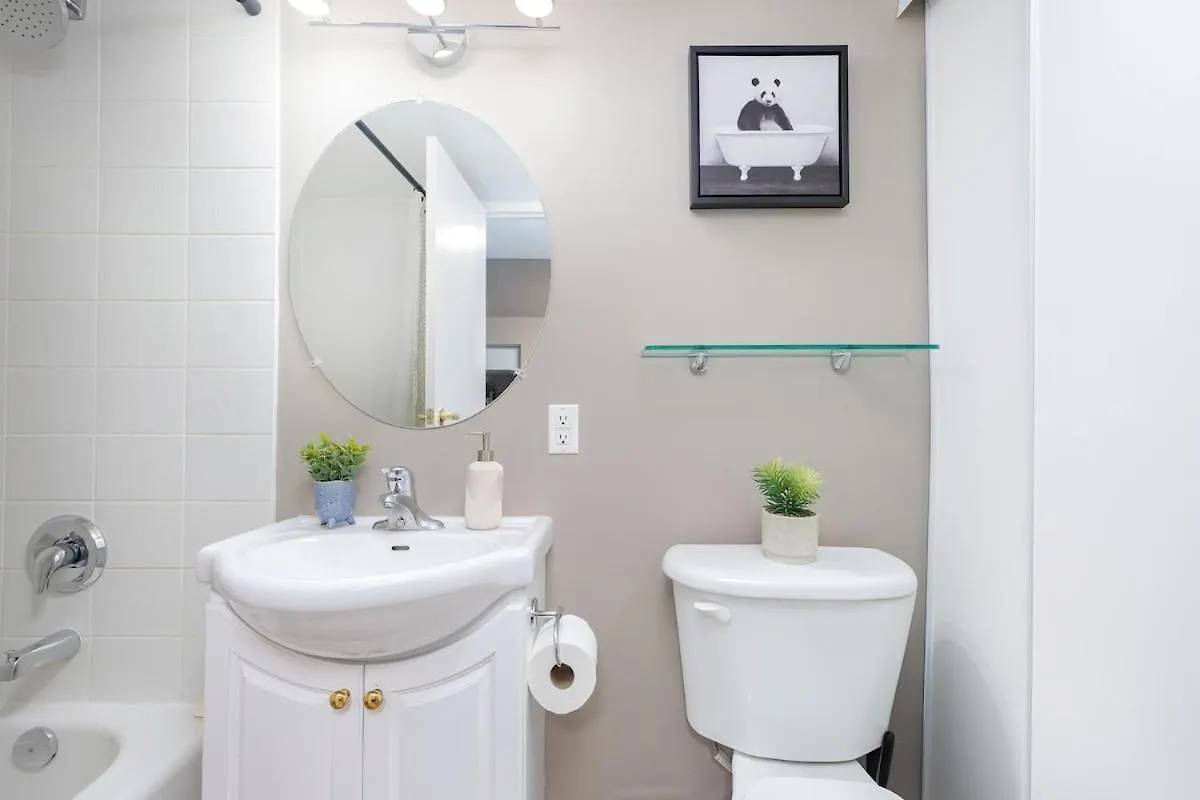 Liberty Village Home 5 Mins To Lakeshore! Toronto Apartment